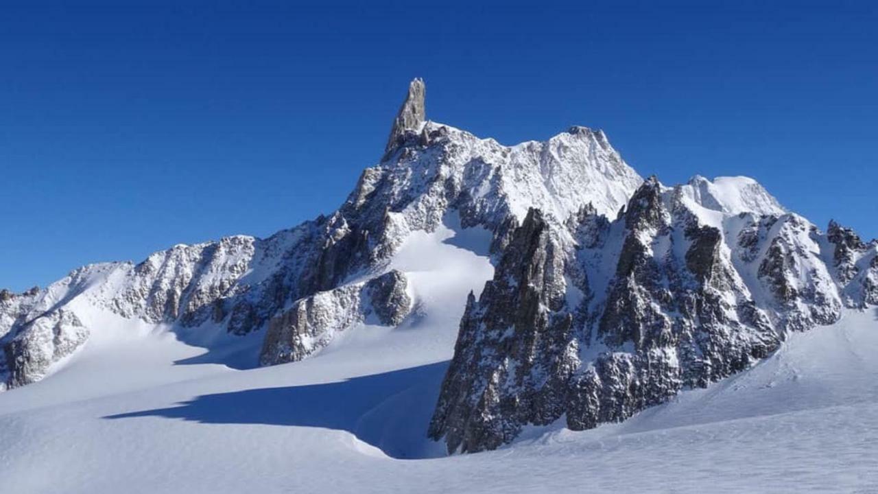 Apartmán Le Joli Coin Du Passage Aosta Exteriér fotografie